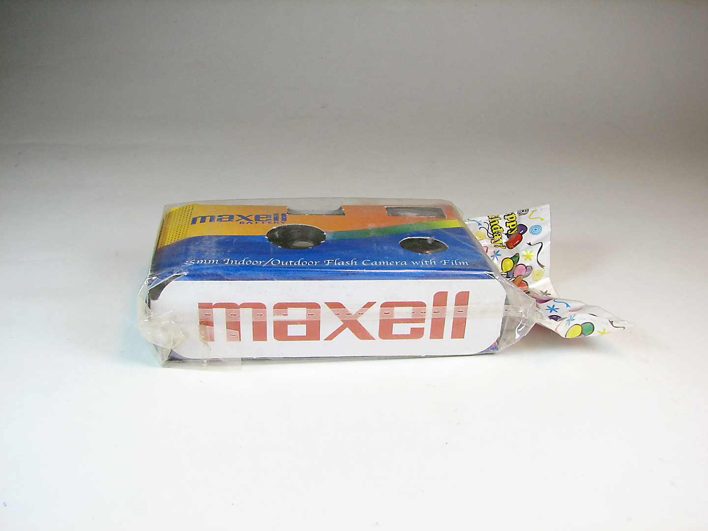 دوربین یکبار مصرف قدیمی مارک maxell