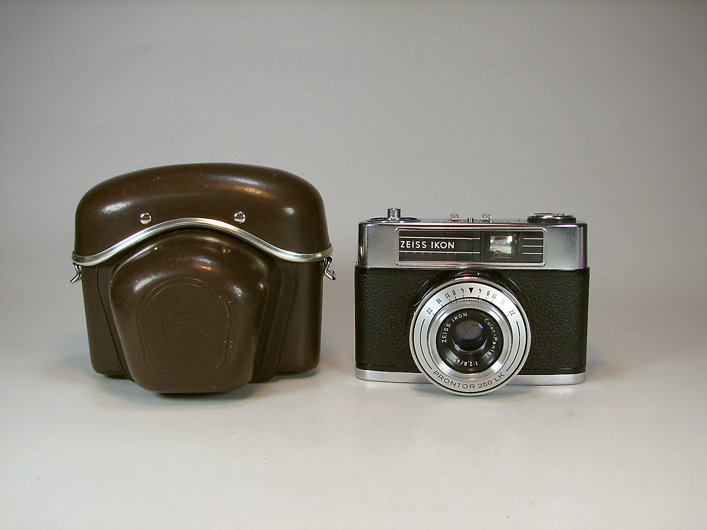 دوربین کلکسیونی Zeiss Ikon Contina LK