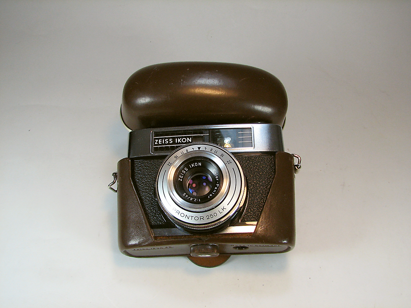 دوربین کلکسیونی Zeiss Ikon Contina LK