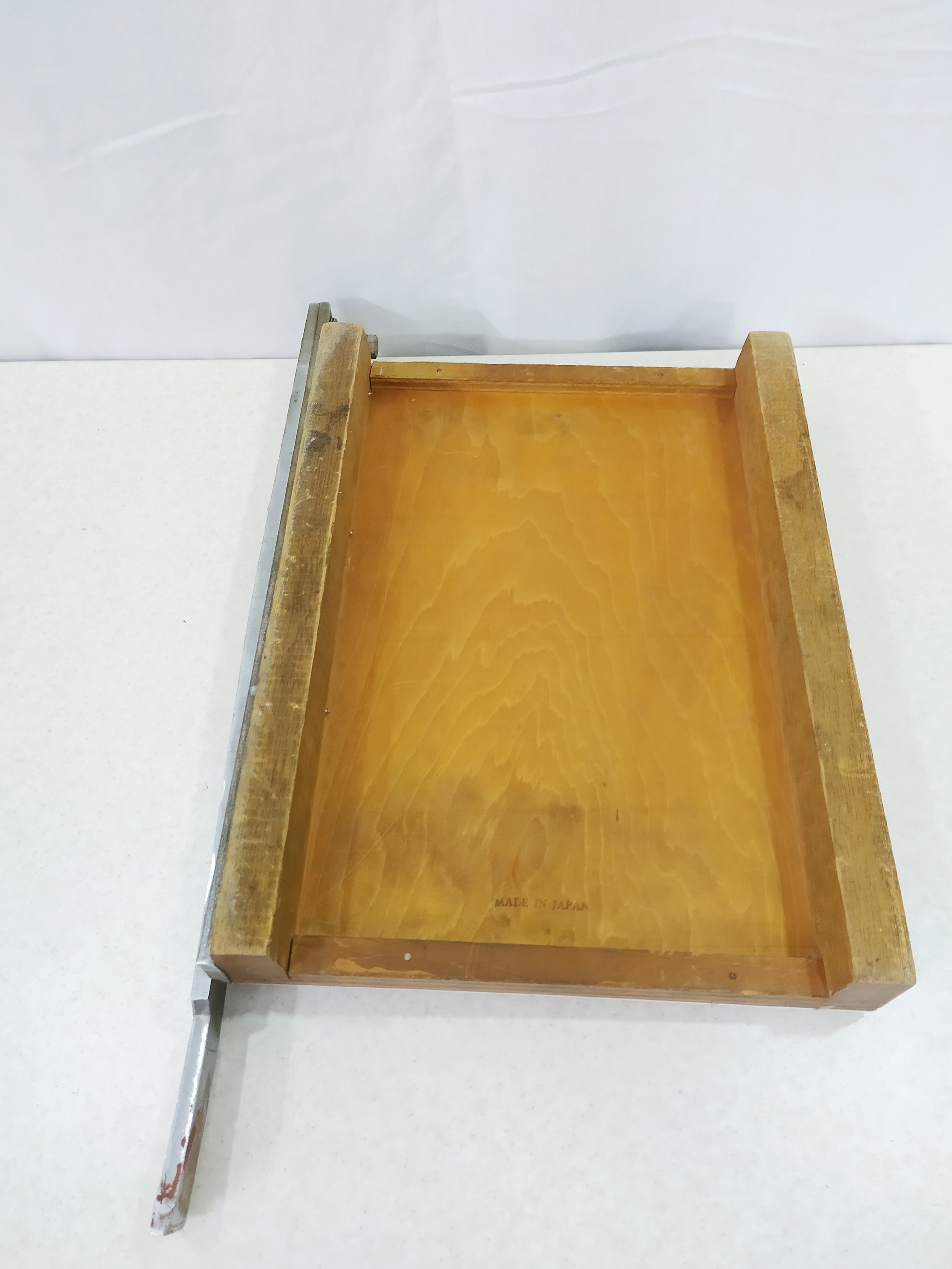کاتر مخصوص آتلیه عکاسی ساخت کشور ژاپن