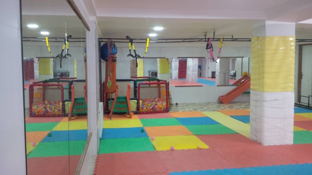 سالن ورزشی دبستان رشد فرهنگ قزوین