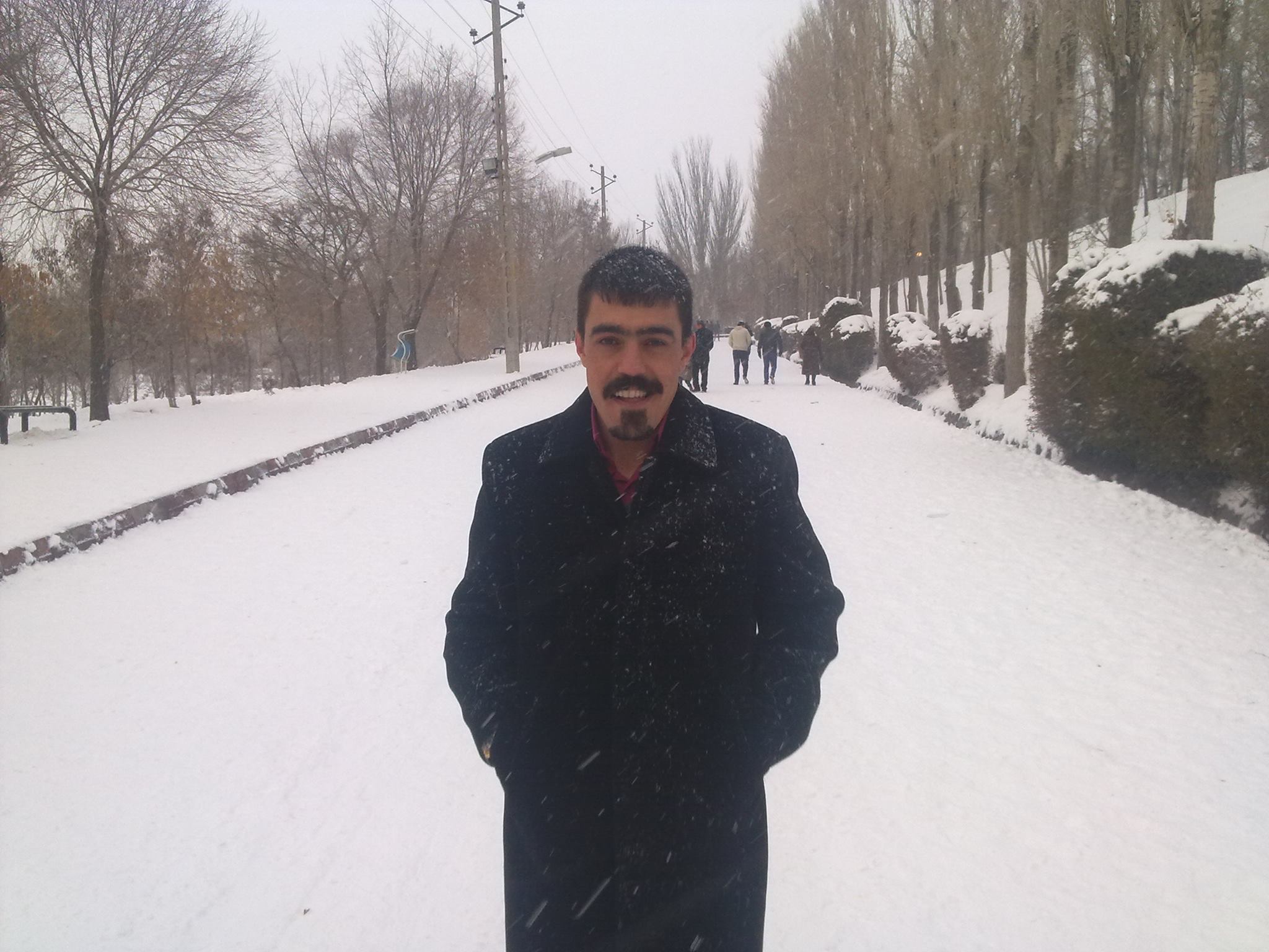تنی زنده دل ، خفته در زیر گل