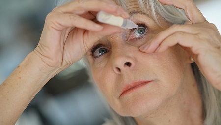 بیماری خشکی چشم در سالمندان
