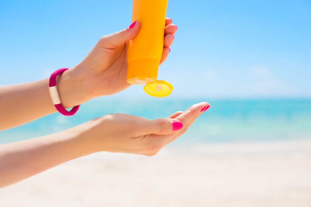 کدام ضد آفتاب برای پوست چرب و جوش‌دار مناسب است؟