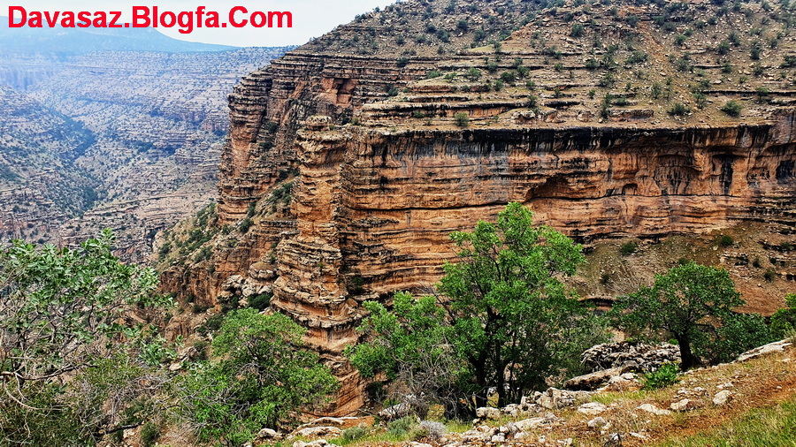 منار (ستون سنگی) دره شیرز